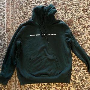 North face pull over hoodie. Men’s medium